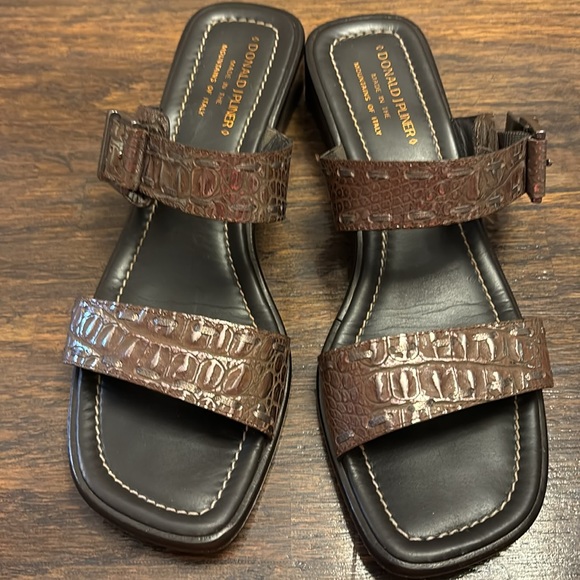 Donald J Pliner Metalic Gator Pattern sandals size 9.5N - Picture 2 of 9